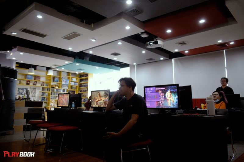 File:PlayBook Circuit Makati 2.jpg